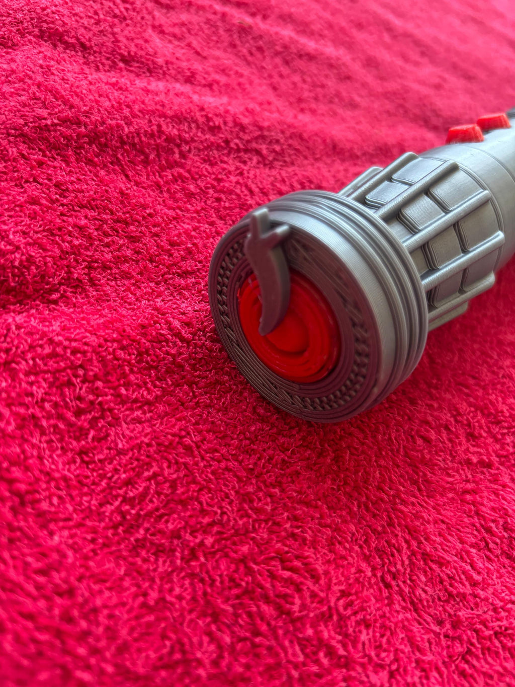 3D Printed Darth Maul Lightsaber Prop With Collapsible Blade