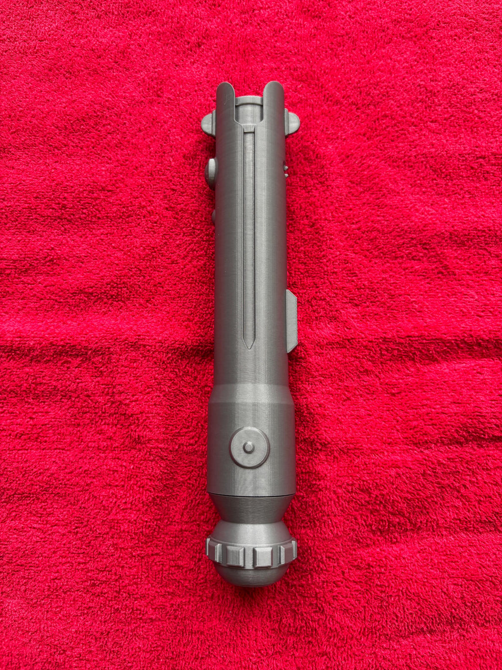 3D Printed Ahsoka Mainsaber Prop With Extendable Blade